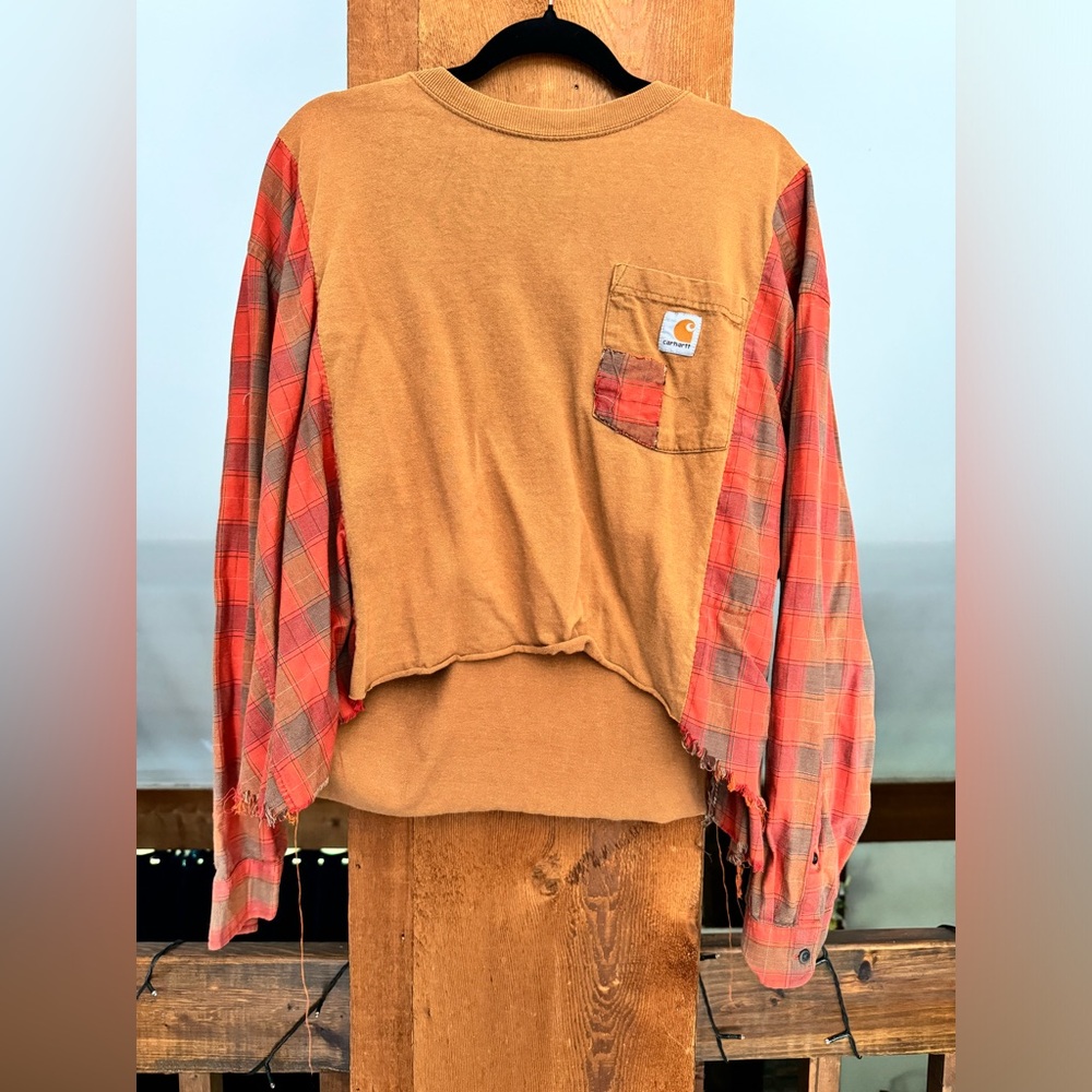 Vintage crop carhart top, size large.